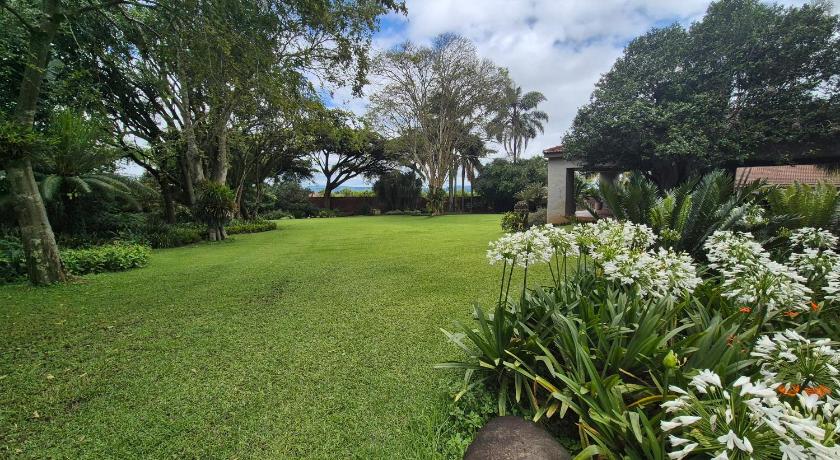 The Macadamia Nut Farm House