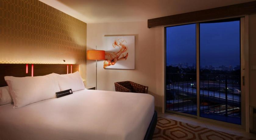 Image of Skyline View Room (No Resort Fee) 1