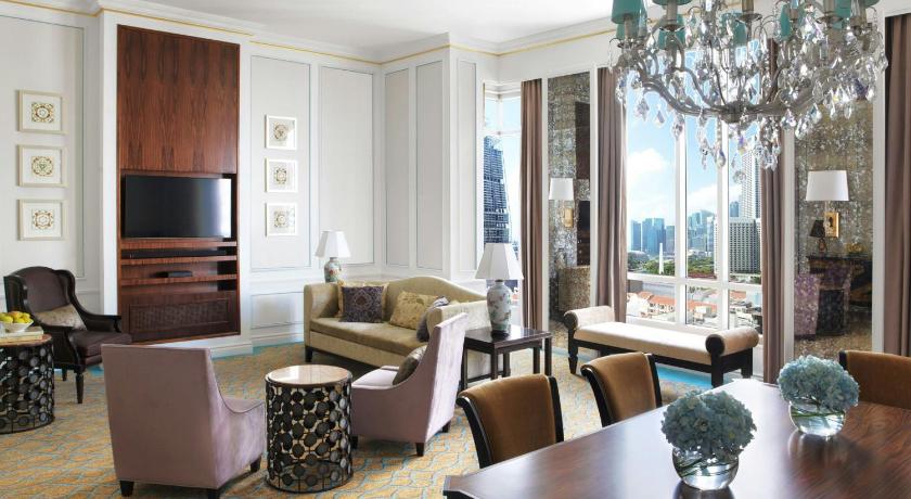 Image of One-Bedroom Specialty King Suite with Club Access 1