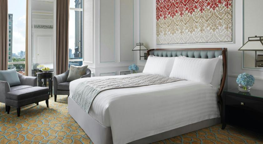 Image of One-Bedroom Premier King Suite with Club Access 1