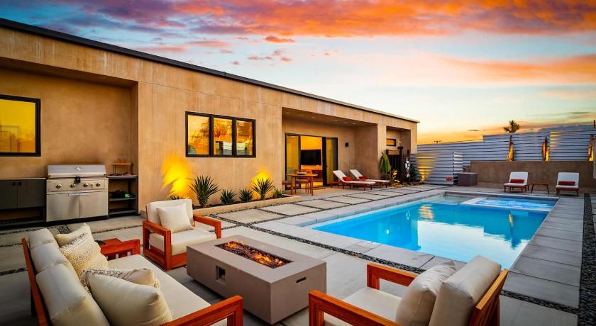 Luxury Desert Villa with Pool and Spa