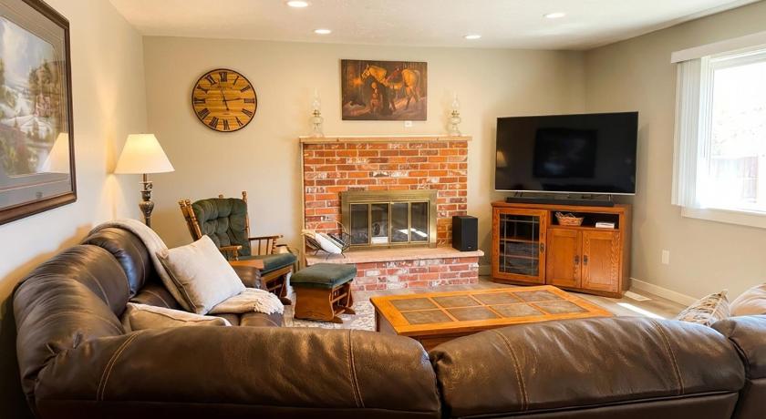 南帕 Great Family Friendly Home with Large Fenced Yard 4星级 住宿 套房