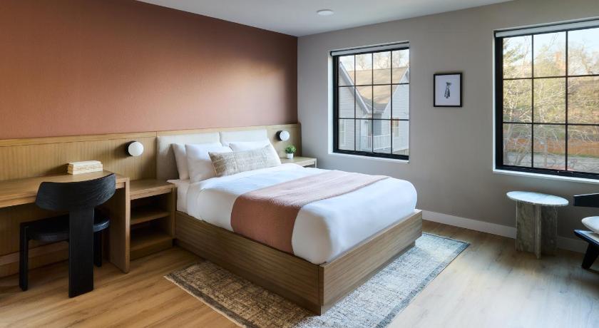 マディソン The Dylin 3つ星 ホテル スイート