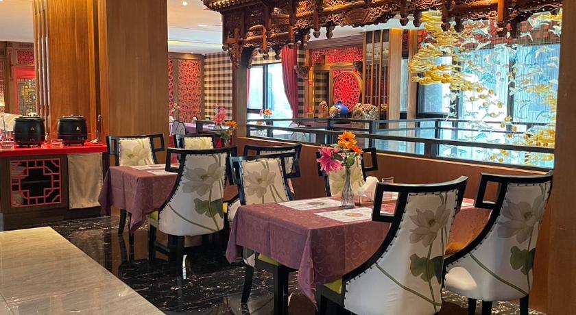 Image of Deluxe Double Room with Spa Bath and Private Parking 8