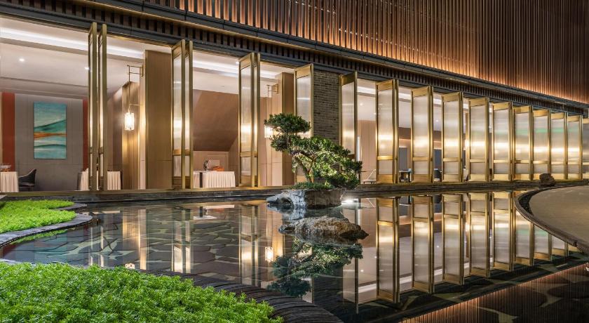 陽朔 Guilin Yangshuo Shixi Landscape Hotel 5つ星 ホテル 外観