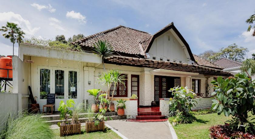 Urbanview Rumah Ebo Dago Bandung – Bandung, KY
