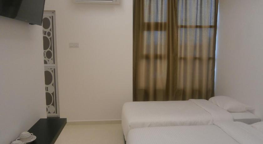 Image of Family Room with Private Bathroom 0