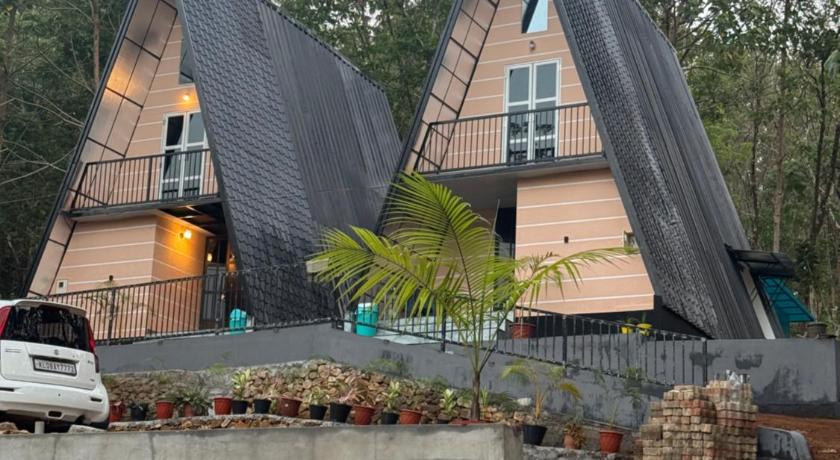 Zerahs Private Pool Villa, Athirappilly - Extra upstair Bed space