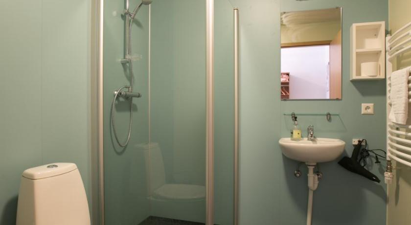 Image of Family Room with Private Bathroom 2