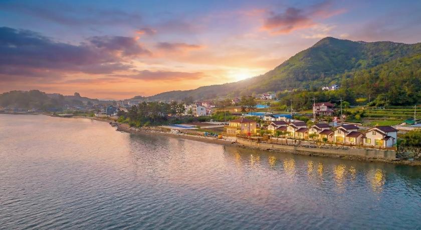 麗水 Yeosu Dangdangi Dog Family Pension Gold 3つ星 ゲストハウス プール