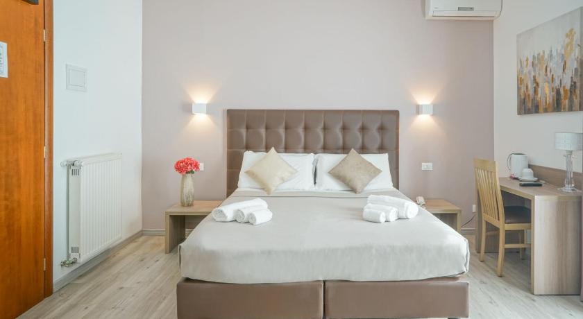 ローマ Hotel St Moritz 3つ星 ホテル プール