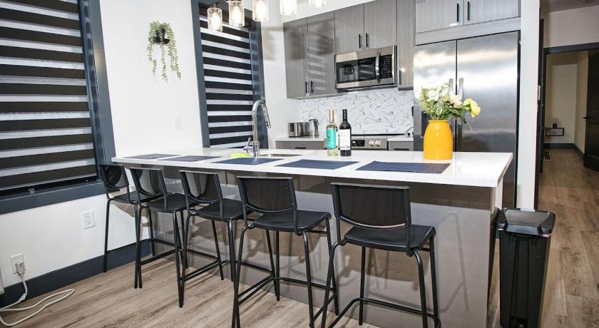 West New York Great Location-20 Mins to NYC-Free Indoor Parking 4-Star Accommodation amenity