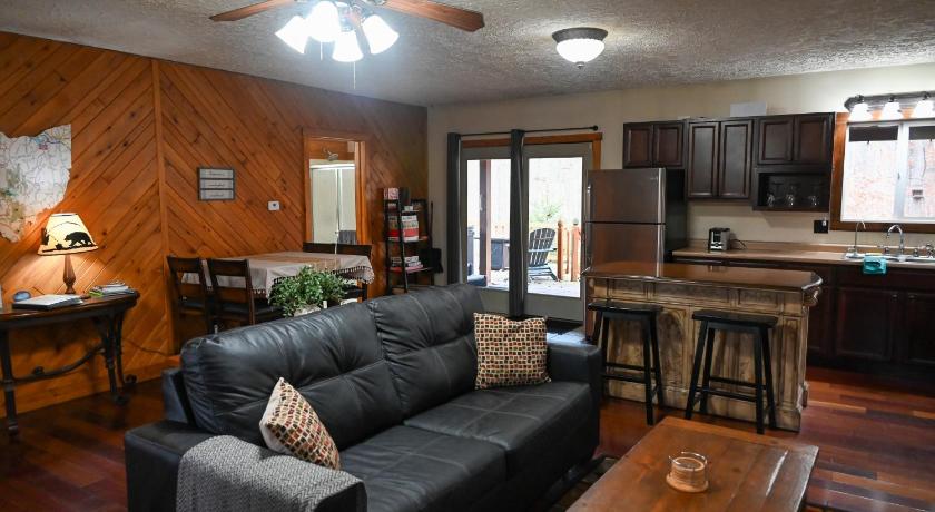 로렐빌 A Beary Cozy Cabin in Hocking Hills 4성급 숙소 스위트룸