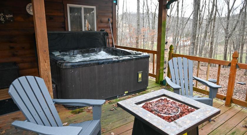 로렐빌 A Beary Cozy Cabin in Hocking Hills 4성급 숙소 수영장