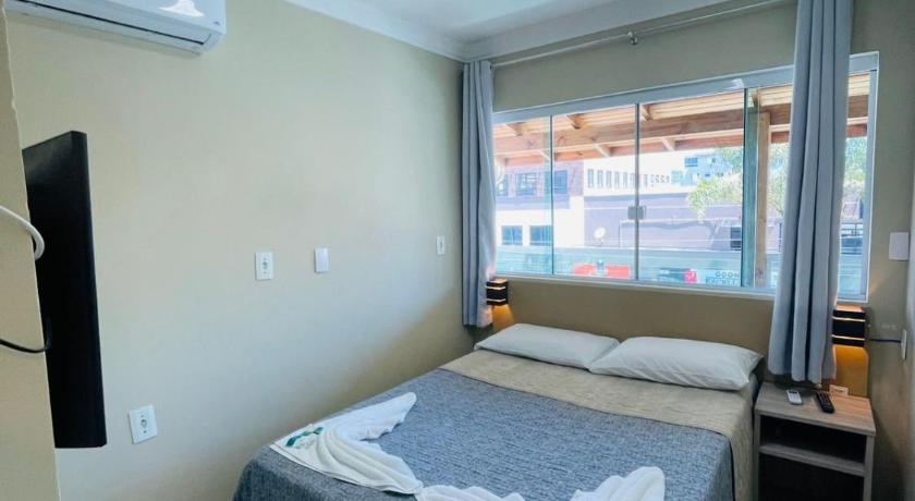 Image of Suite with Pool View 3