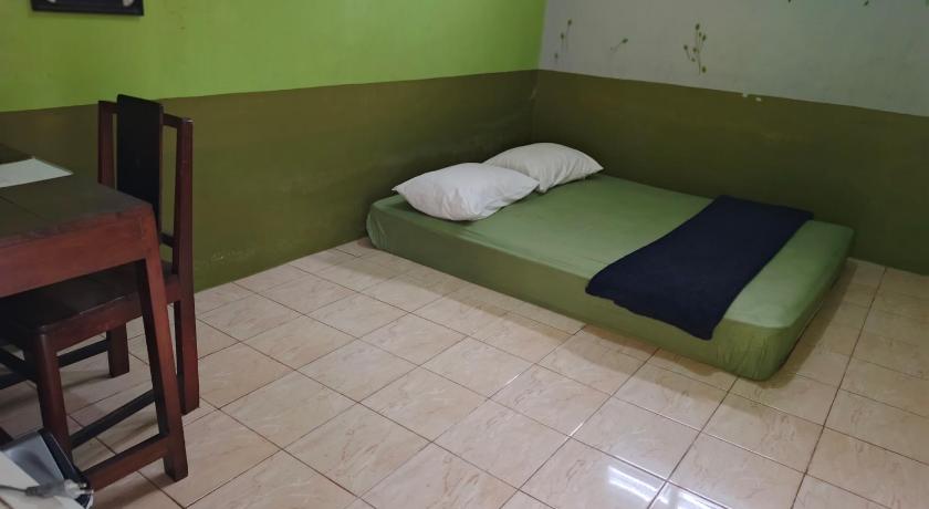 Image of Double Room with Shared Bathroom 4