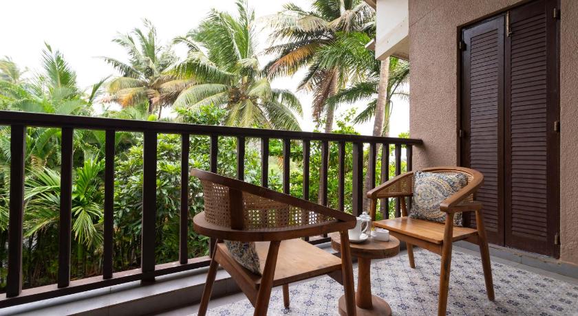 Image of Luxury Room with Garden View and Balcony 11