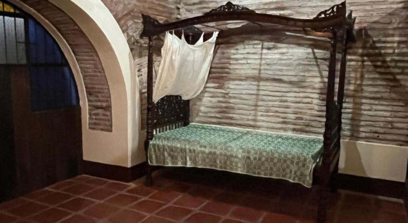 Image of Queen Room - Disability Access 6