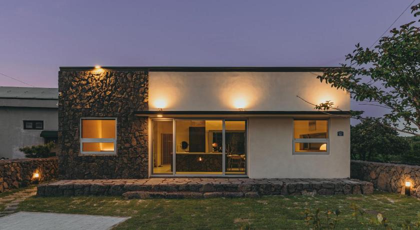 Jeju 제주 이루후제 4-Star Accommodation restaurant