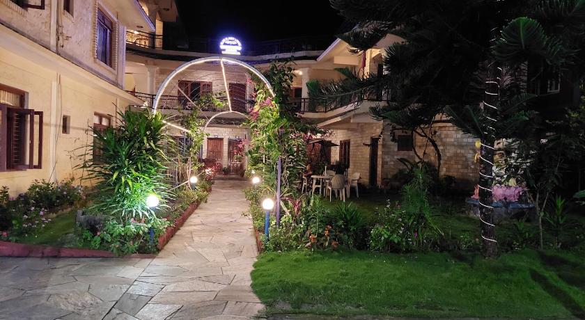 Blue Planet Lodge & Restaurant — Pokhara (3)