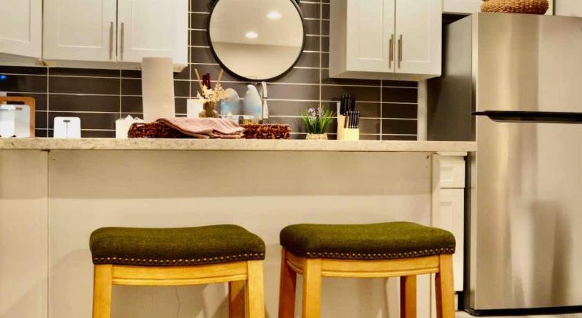 오스틴 (TX) Cozy Studio steps away from Downtown and Shops 4성급 숙소 레스토랑
