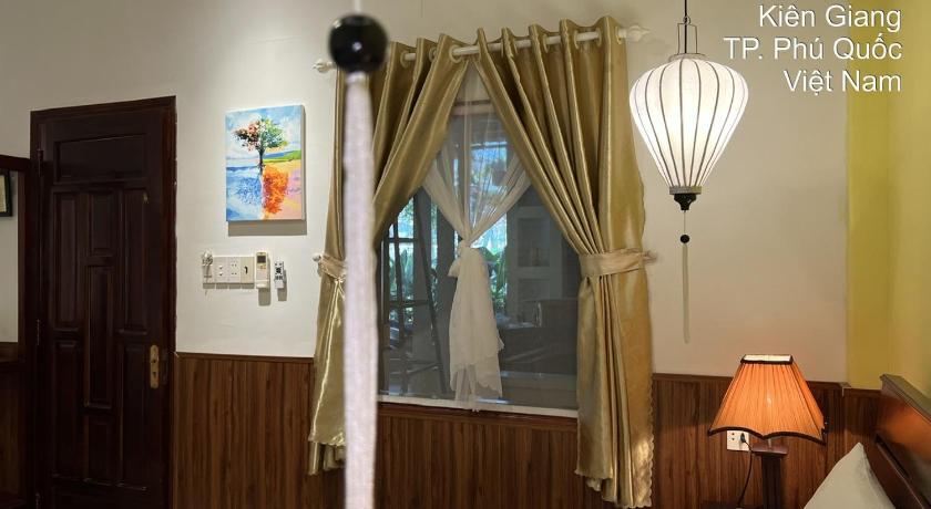Image of King Room with Balcony 10