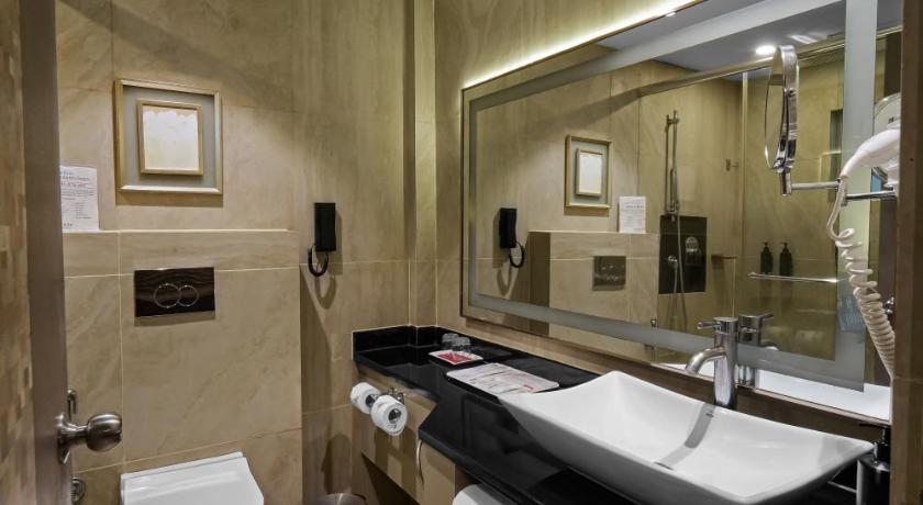 Image of Club Room Smoking Double 8