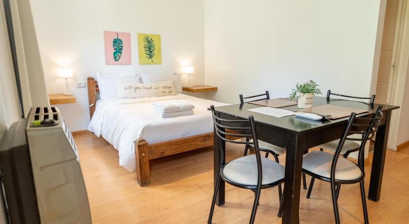 Image of Apartment with Garden View 5