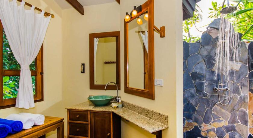 Image of 4-Bedroom Pool Villa 8