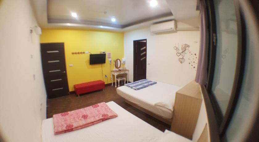 Image of Quadruple Room with Private Bathroom 1
