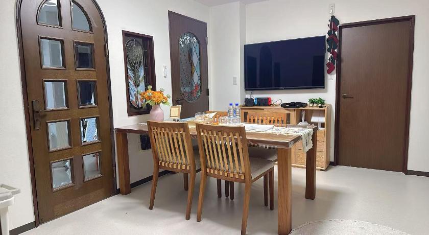 도쿄 / 동경 102Room,Free parking just a 7-minute walk from Koiwa tram stop This spacious 75-square-meter flats f 숙소 스위트룸