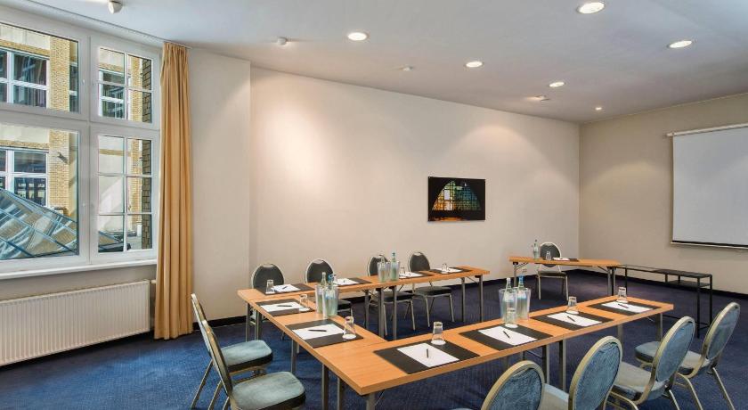 Berlin Wyndham Garden Berlin Mitte 3-Star Hotel room