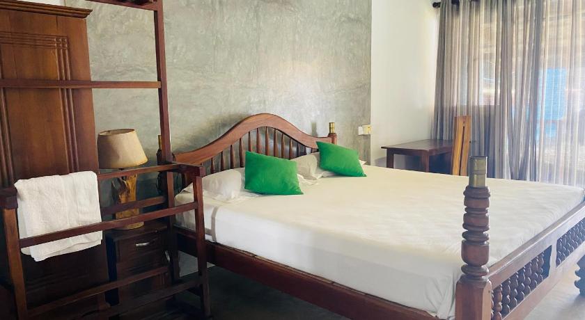 Amadio Beach Resort - image 10