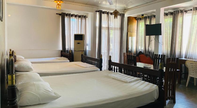 Amadio Beach Resort - image 2
