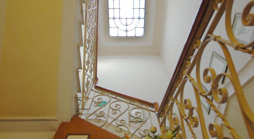 Hotel Ely photo