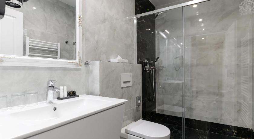 Kuva huoneesta Perhehuone - Jaettu kylpyhuone (Family Room with Shared Bathroom) 8