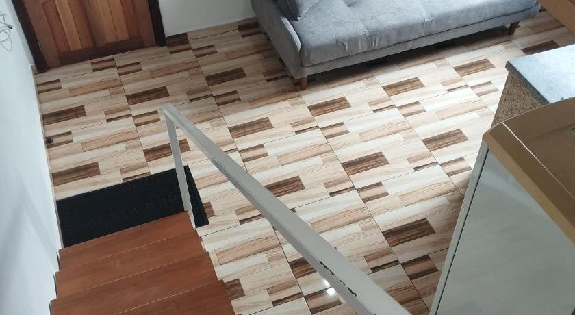Loft estilo kitnet sem garagem prox Mega atacado da Guaira