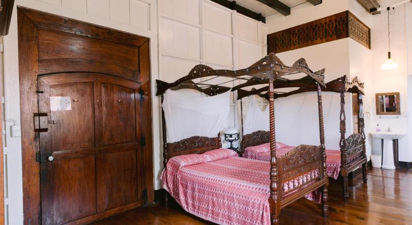 Image of Triple Room with Private Bathroom 1
