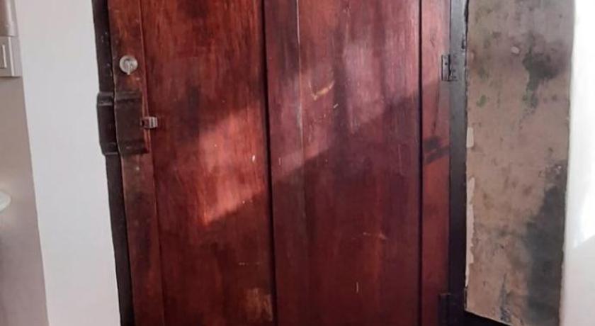 Image of Triple Room with Private Bathroom 6
