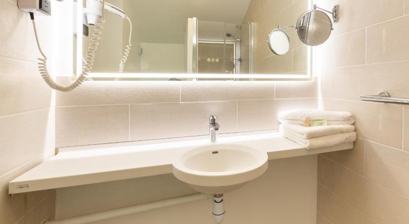 Image of Connecting Studios with Air Conditioning and Terrace (5 People) - Sea View 4