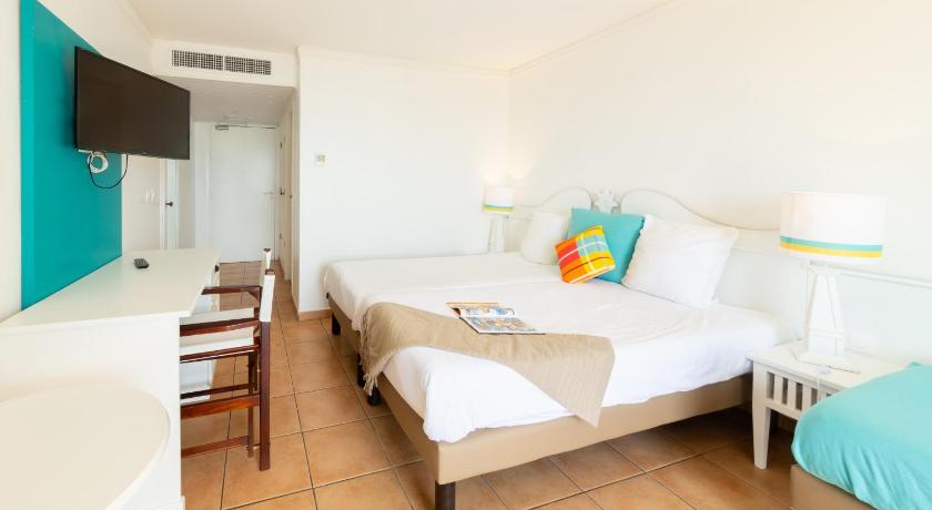 Image of Connecting Studios with Air Conditioning and Terrace (5 People) - Sea View 3