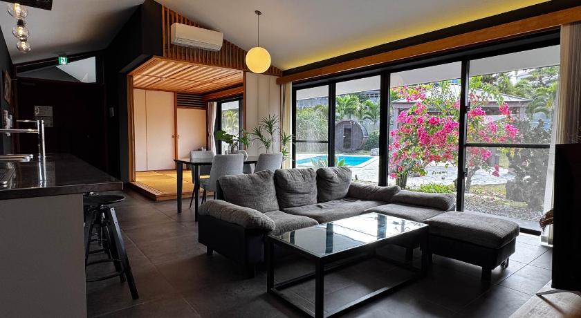 沖縄本島 Ryukyu Garden 5つ星 シングルルーム ロビー