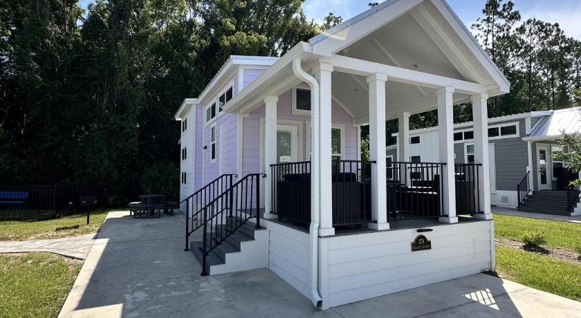 Island Oaks RV Resort