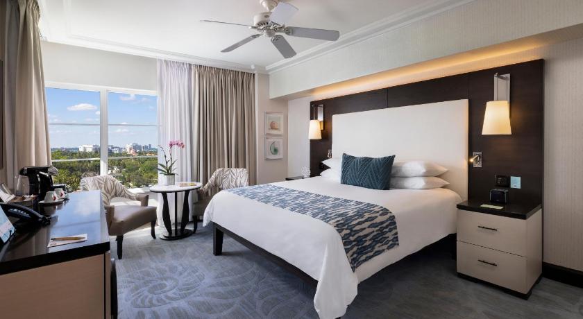 Imagen de Habitación Superior con cama extragrande y vistas a la ciudad (Superior City View King Room) 0