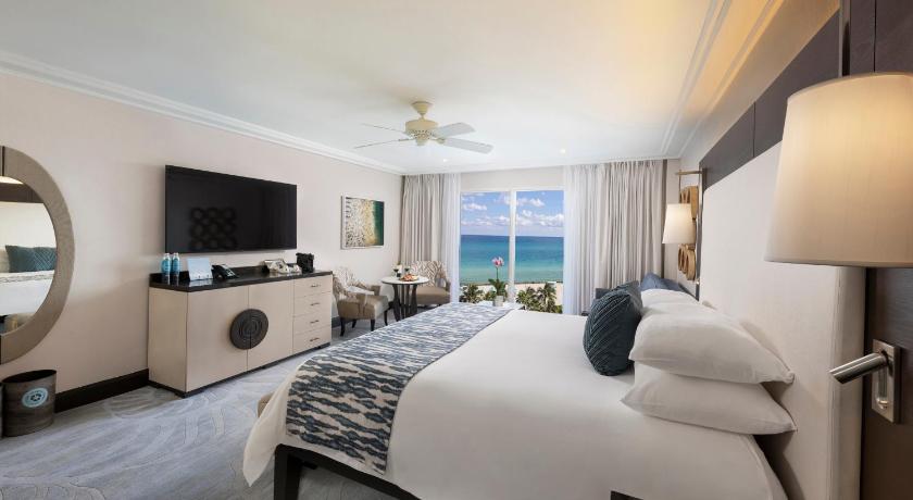 Imagen de Alojamiento Deluxe - 1 cama extragrande - Frente al océano (Deluxe Oceanfront King) 3
