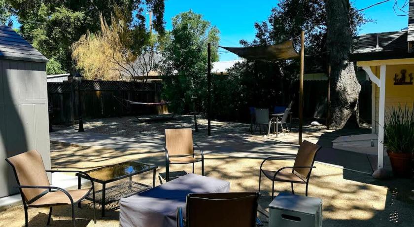 Paso Robles UNDeR THE OaKS-Hot Tub & Walk Downtown 4-Star Accommodation restaurant