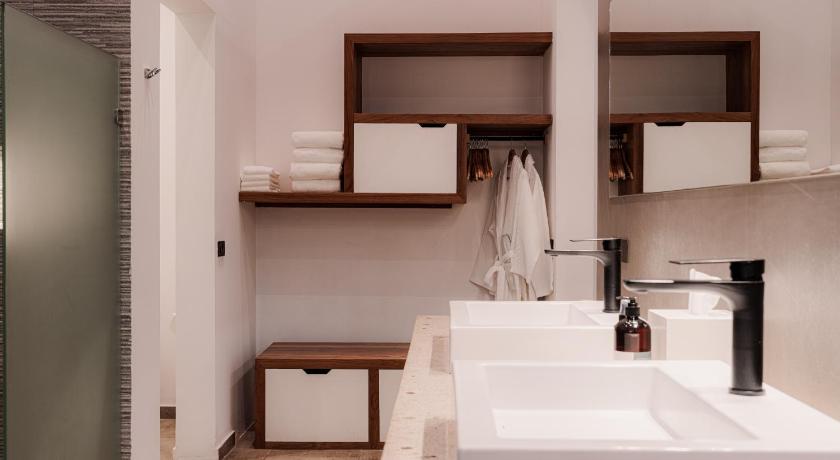 Image of Adults Only - Lifestyle Suite 1 King bed 2