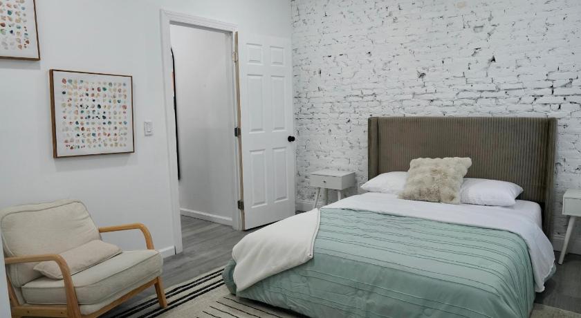 Philadelphia Prime Oasis,1 mi to Temple U,Washer and Dryer,Free Snacks 3-Star Accommodation room