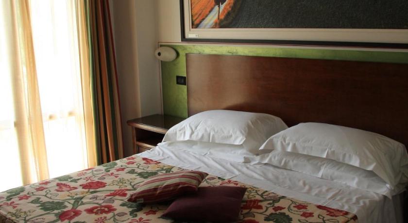 Фото: Двухместный номер эконом-класса с 1 кроватью - Без завтрака (Economy Double Room Without Breakfast) 3