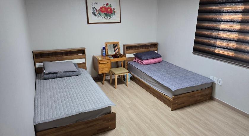 Image of Twin Room 3